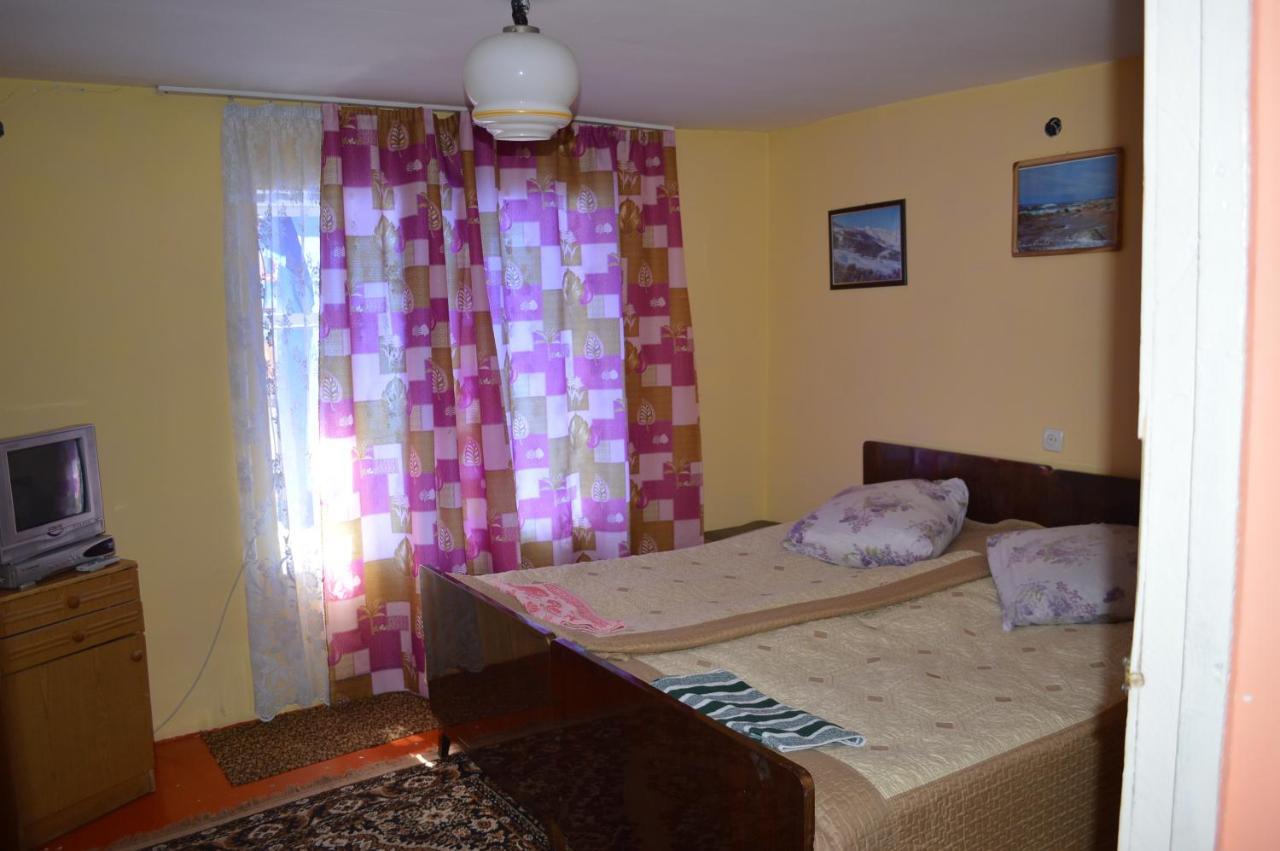 Guest House On Derbisheva คาราโคล ภายนอก รูปภาพ