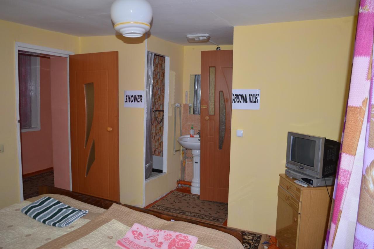 Guest House On Derbisheva คาราโคล ภายนอก รูปภาพ