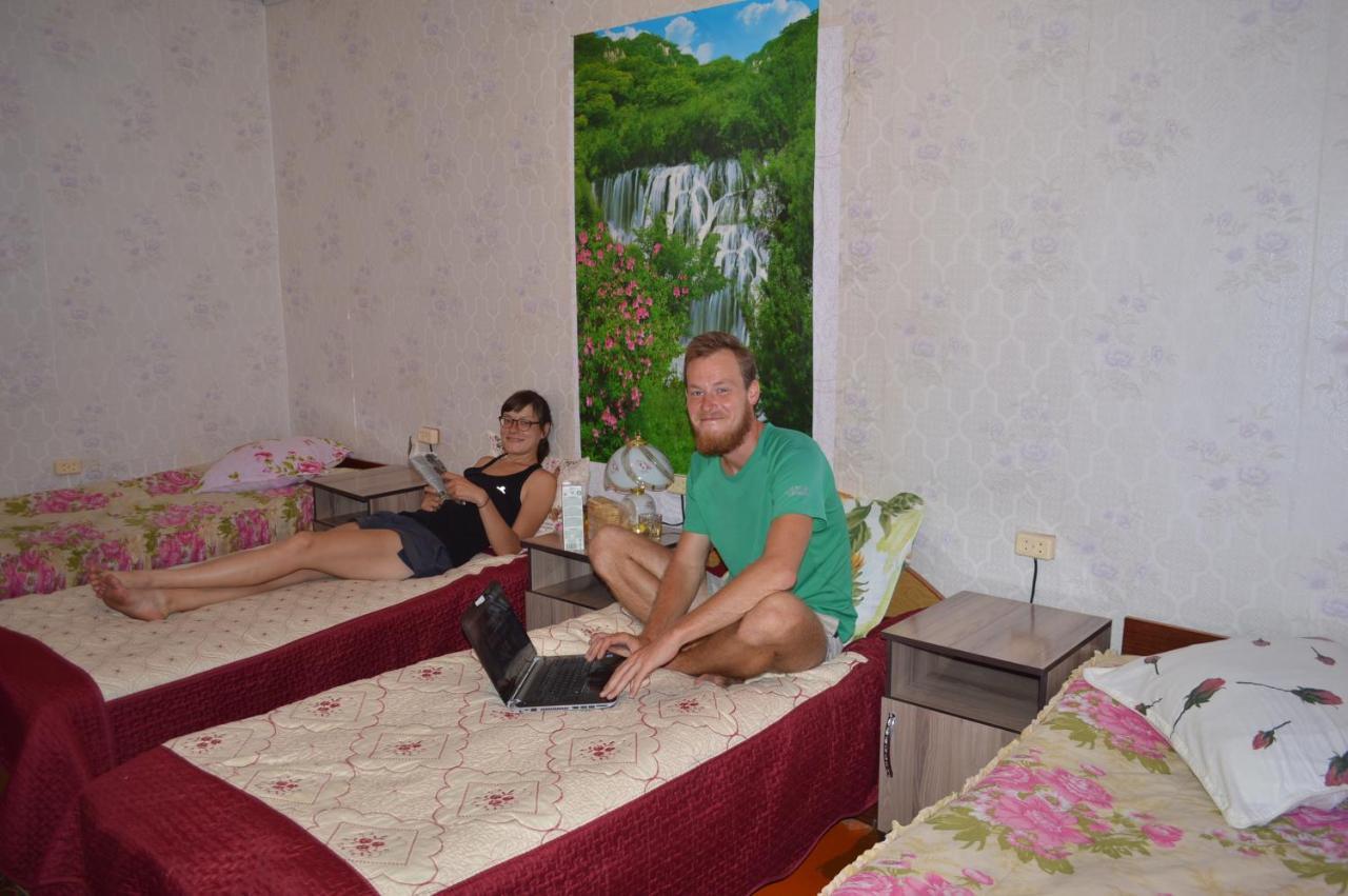 Guest House On Derbisheva คาราโคล ภายนอก รูปภาพ